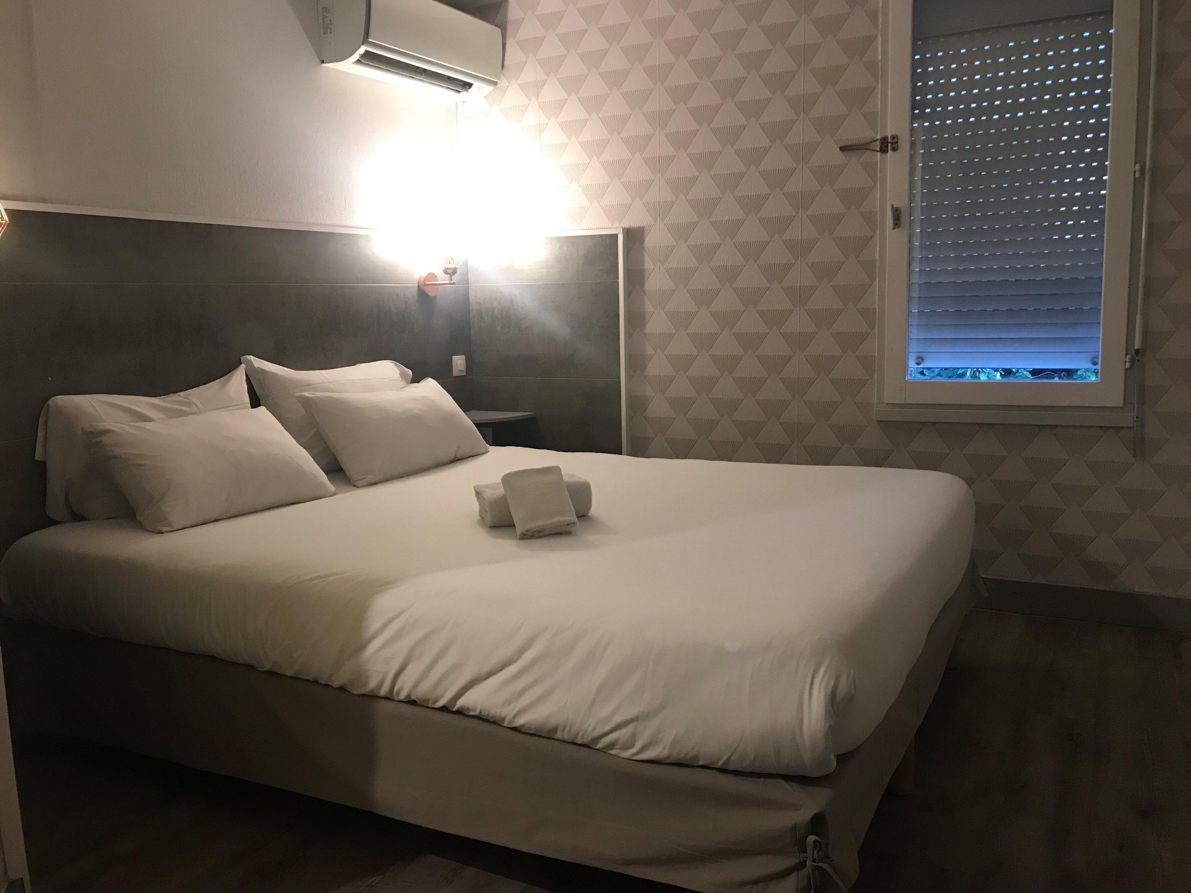 Hotel California Mauguio Eksteriør billede